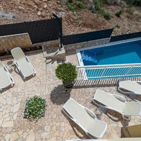 Two Bedroom With Terrace And Pool *